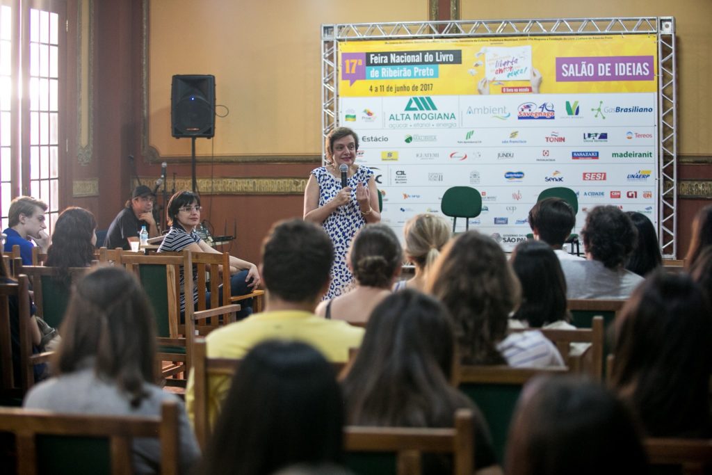 Leny Kyrillos palestra para os alunos da UNAERP. Créditos: Sté Frateschi